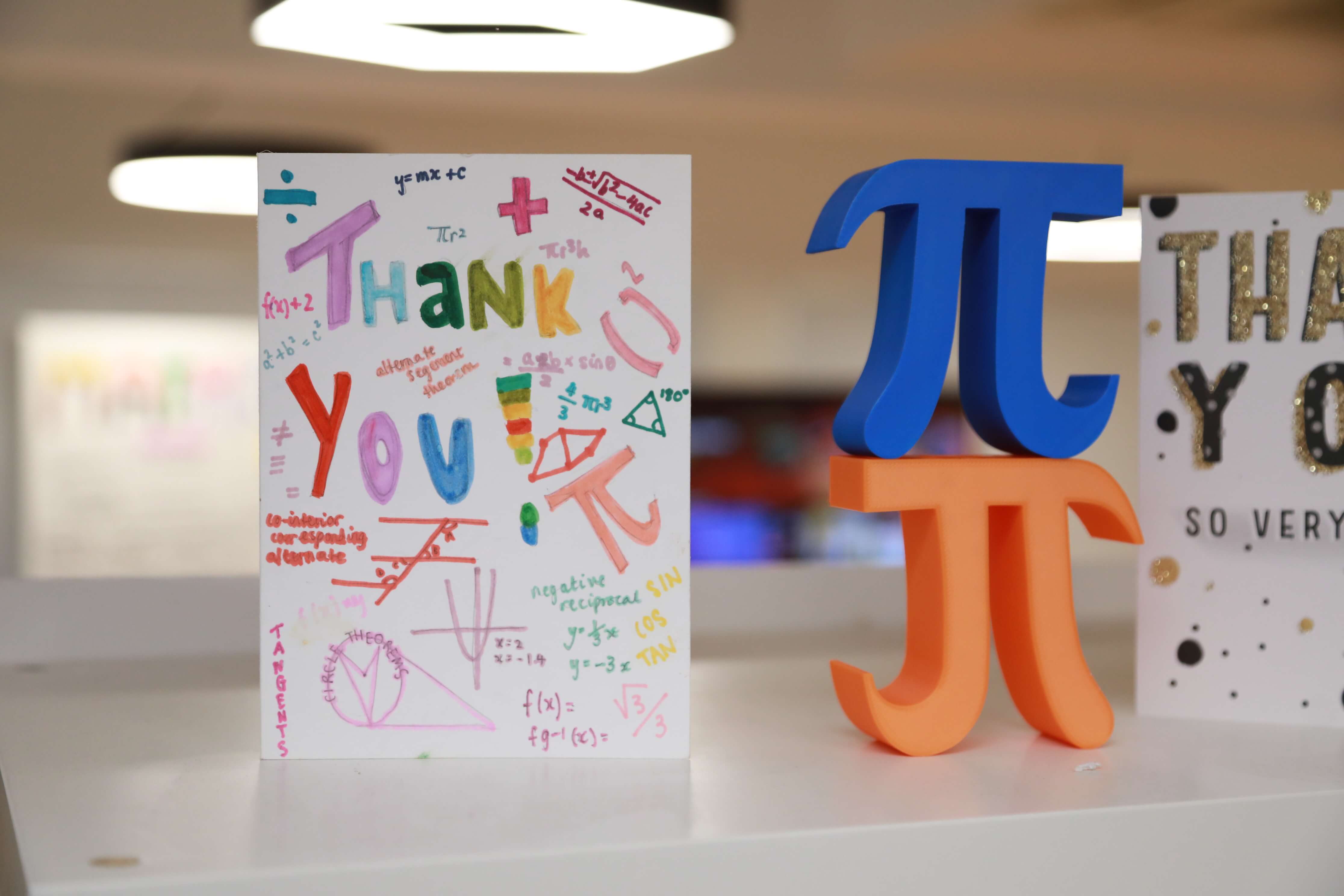 Thank you card with pi figurines